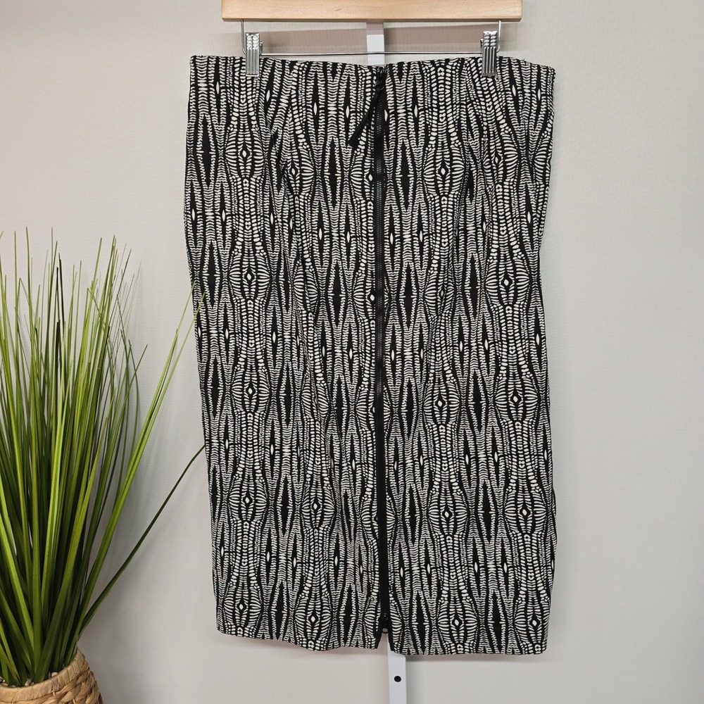Lane Bryant Black White Geometric Print Pencil Skirt Women‎ Size 16